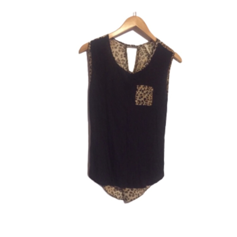 🌟 3 for $23   Cheetah print Top